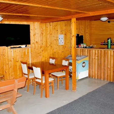 مكان تخييم Astra Lancov