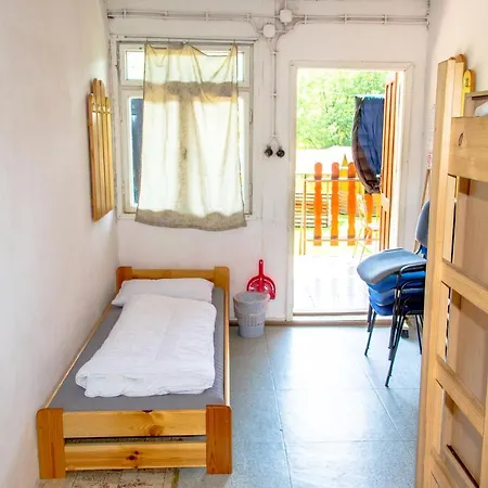 مكان تخييم Astra *